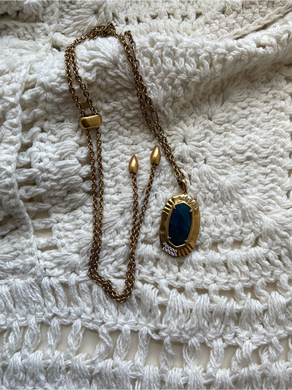 Kendra Scott Gold Teal Blue Crystal Long Adjustable Statement Necklace - Picture 3 of 6